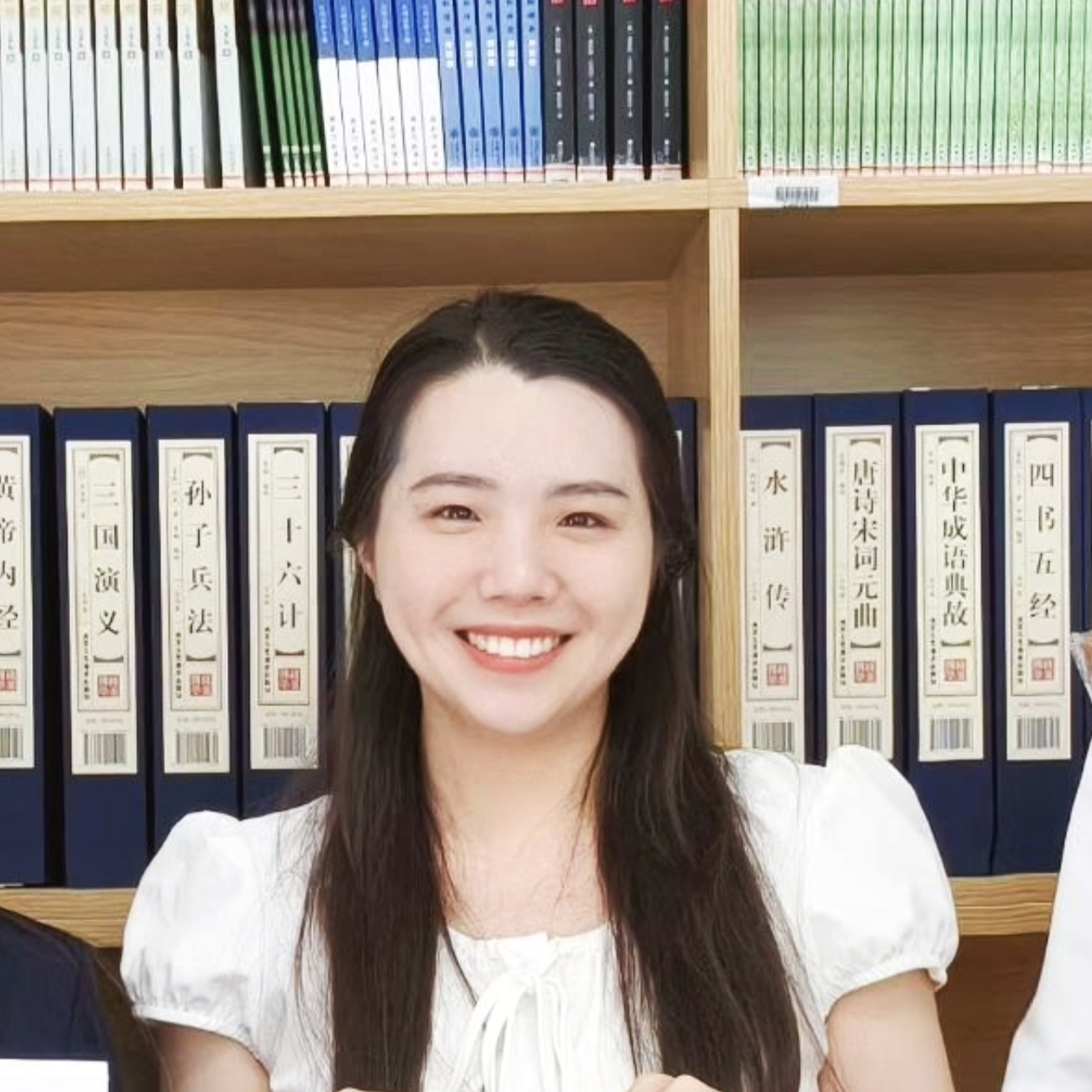 杨颖  专任教师